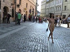 sweet-eileen-shows-her-sexy-body-on-public-streets